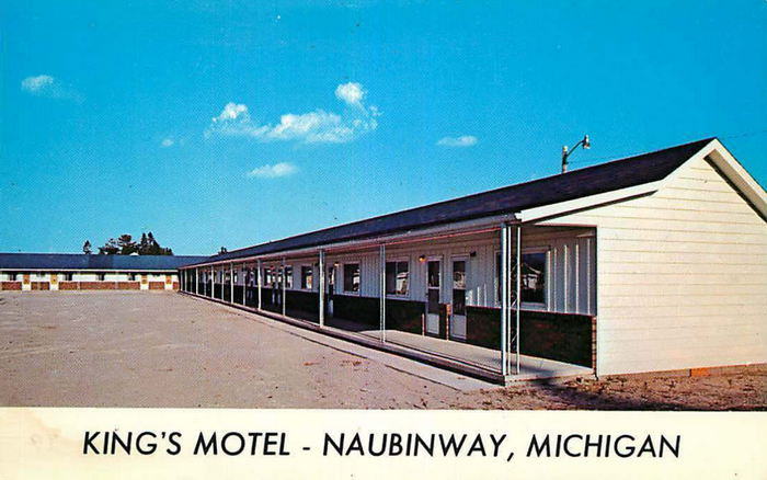 Adoba Hotel (Kings Motel) - Old Postcard